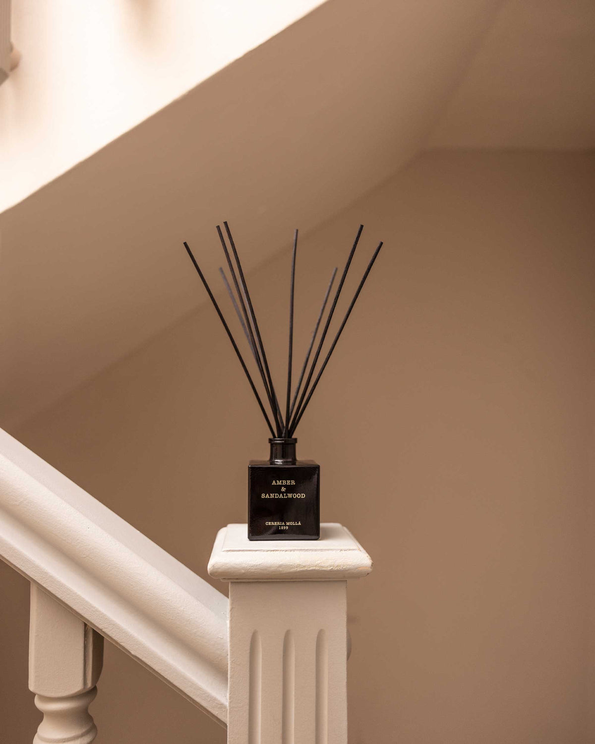 Difusor De Aroma Mikado CERABELLA – Ambientador De Interiores Con Aceites Esenciales – Ideal Para Crear Un Ambiente Acogedor En Casa U Oficina