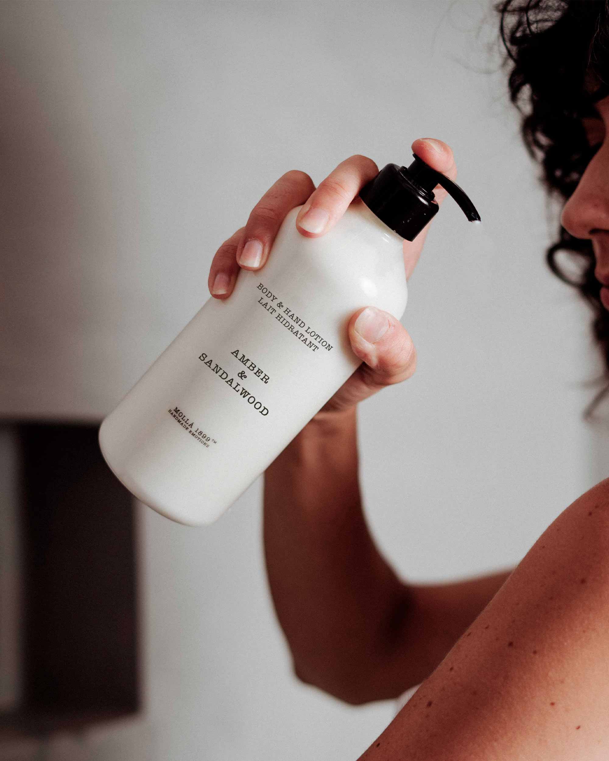 Loción Corporal Amber & Sandalwood 500ml